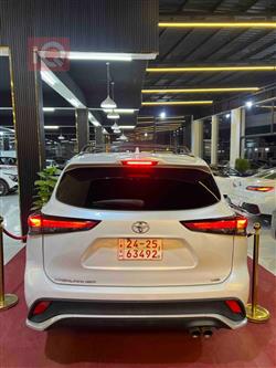 تۆیۆتا هایلاندەر